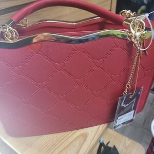 Elegant Red Heart-Patterned Shoulder Bag